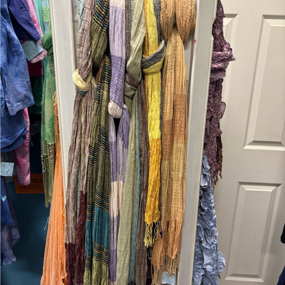Handmade scarfs - Picture 2 of 4